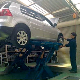 整備工場